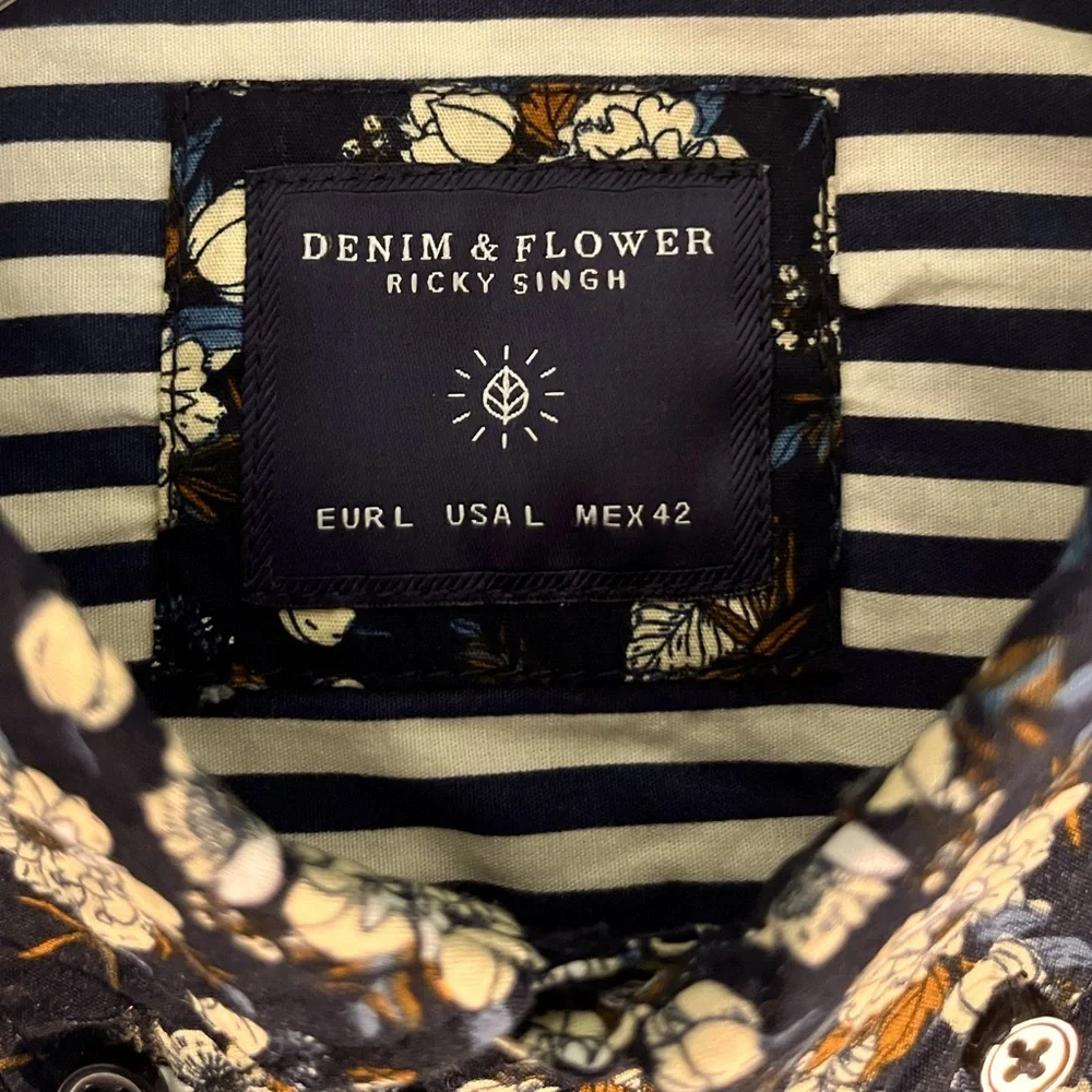 NWOT DENIM & FLOWER Men's Short Sleeve Blue/Floral/Stripe Shirt. Size: Large - Picture 4 of 11